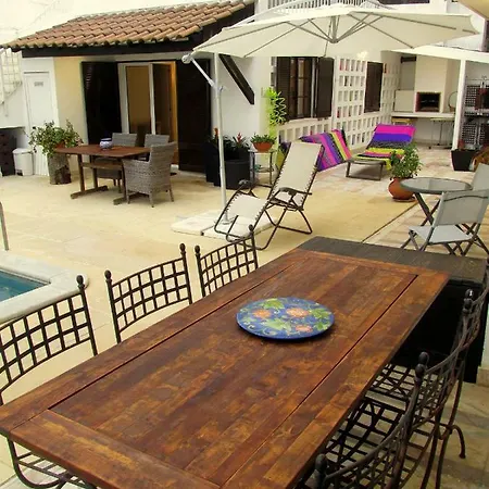 Villa Go Pt - Private Challet With Swimming Pool And Garden Parede
