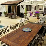 Villa Go Pt - Private Challet With Swimming Pool And Garden Parede