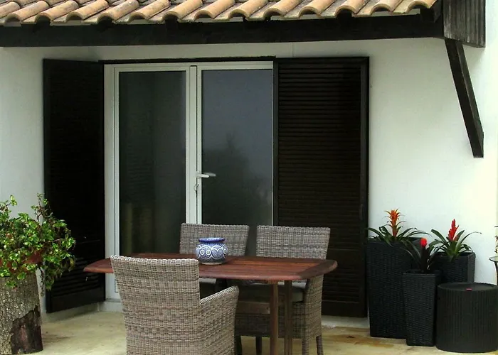 Villa Go Pt - Private Challet With Swimming Pool And Garden Parede